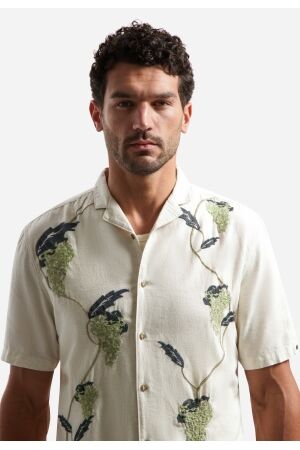 No Excess Short Sleeve Placed Embroidery 050 Green 050 Green